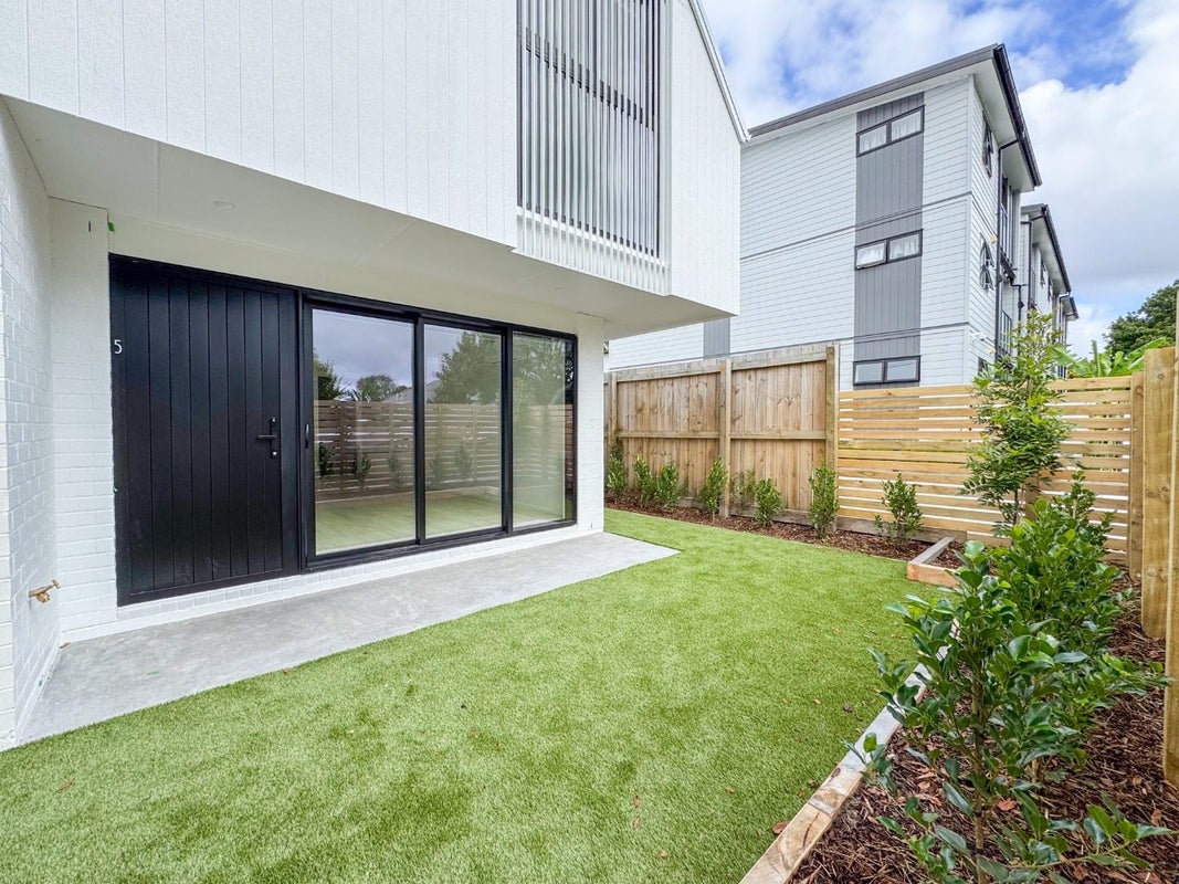 5/52 Taramea Street, Avondale, Auckland - Carousel 1