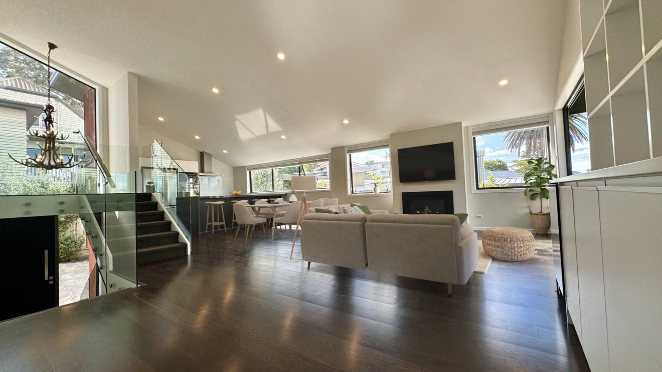 43A Kurahaupo Street, Orakei, Auckland - Carousel 1