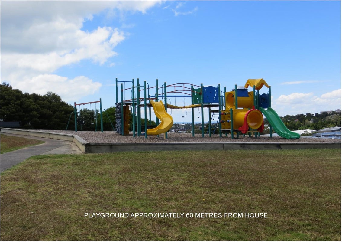 8 Leiden Place, Totara Vale, Auckland - Carousel 7