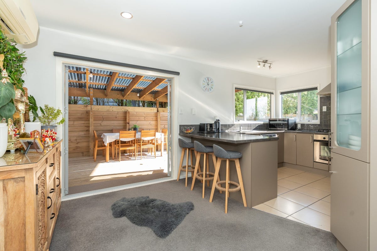 145 Dinsdale Road, Dinsdale, Hamilton - Carousel 1
