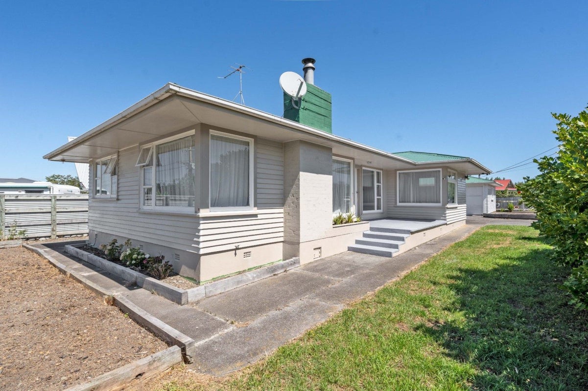 59 Daniell Street, Featherston - Carousel 1