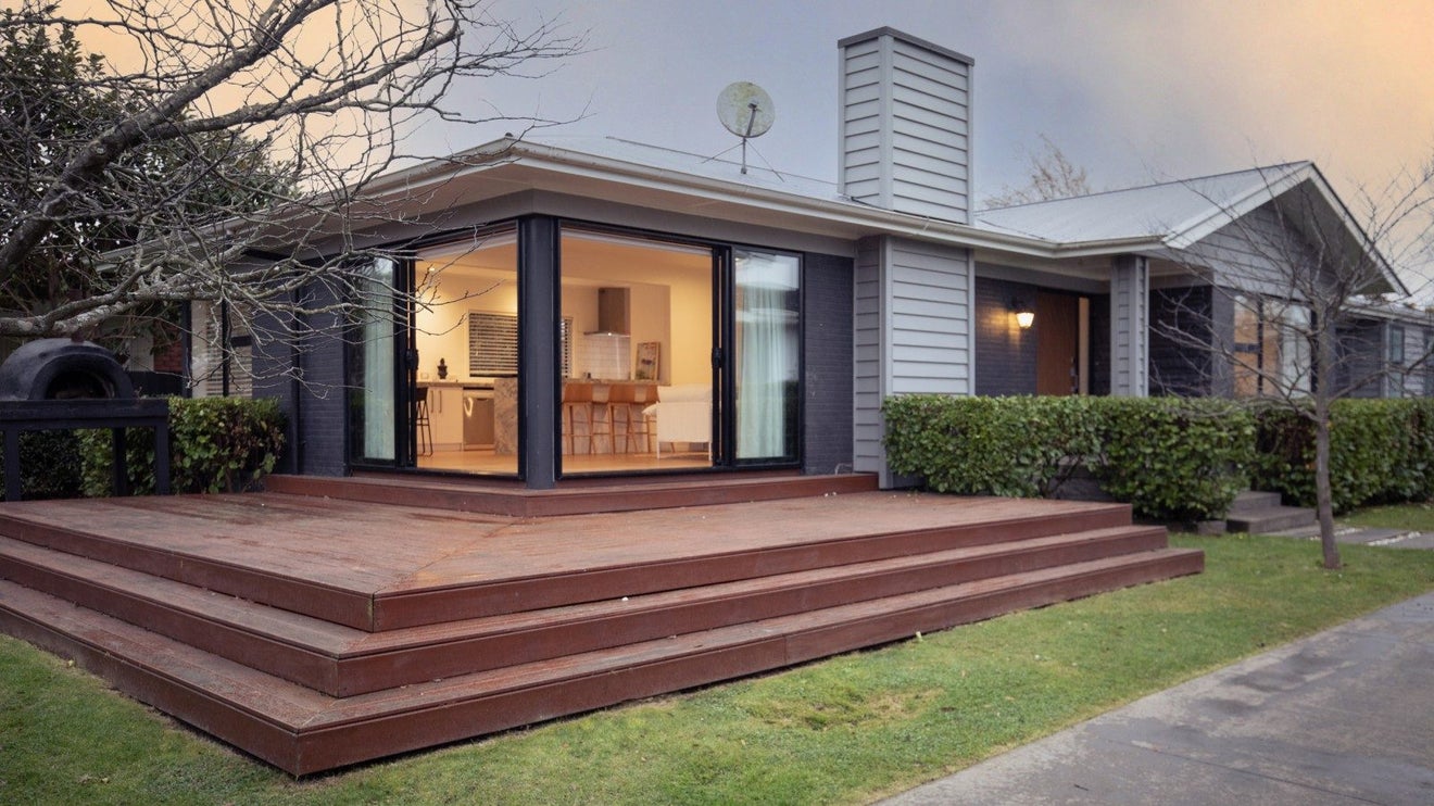 15 Samuel Place, Queenwood, Hamilton - Carousel 1