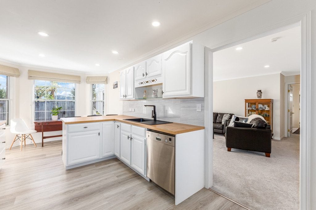 84 Navigation Drive, Whitby, Porirua - Carousel 2