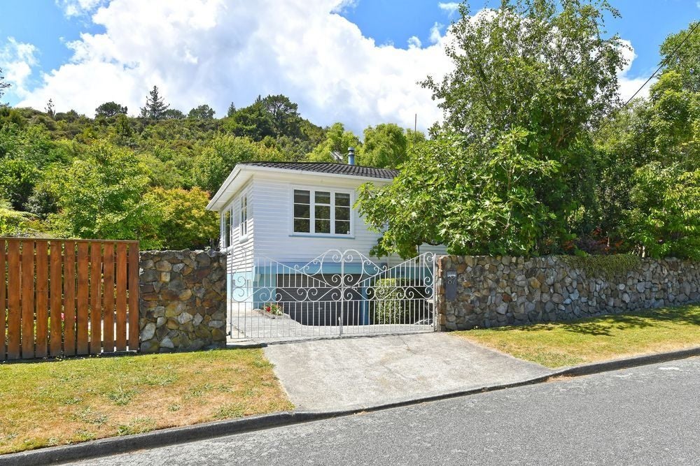 87 Horoeka Street, Stokes Valley, Lower Hutt - Carousel 1