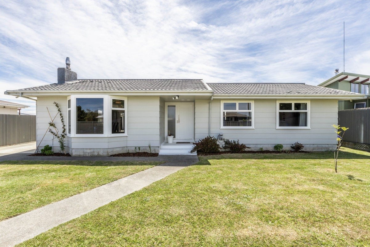 6 York Avenue, Tamatea, Napier - Carousel 21
