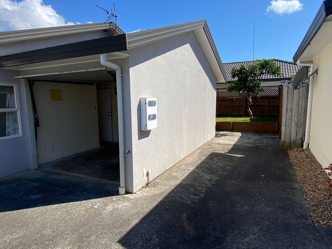 2/9 Clinker Street, Mount Roskill, Auckland - Carousel 2