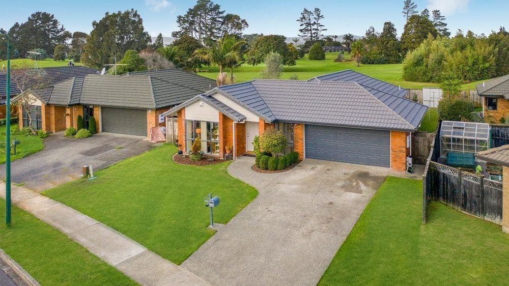 30 Blackwood Drive, Wattle Downs, Auckland - Carousel 2