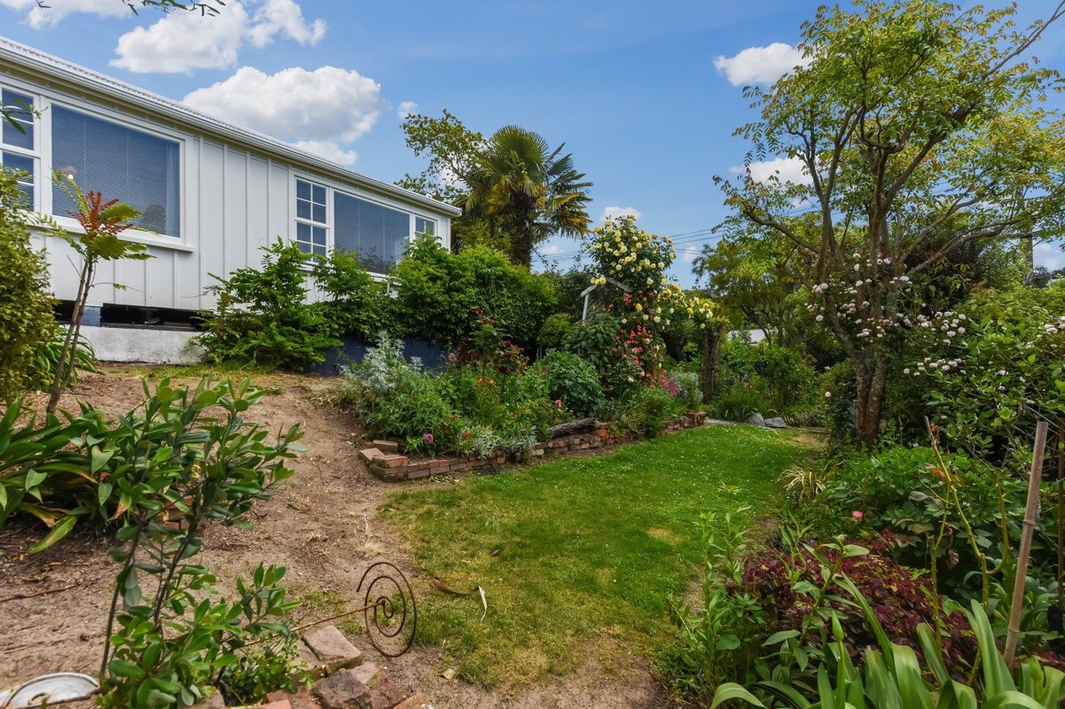 1 Washington Terrace, Washington Valley, Nelson - Carousel 15