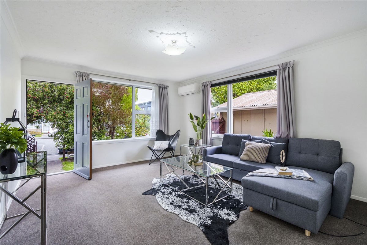10 Packe Street, Edgeware, Christchurch - Carousel 2