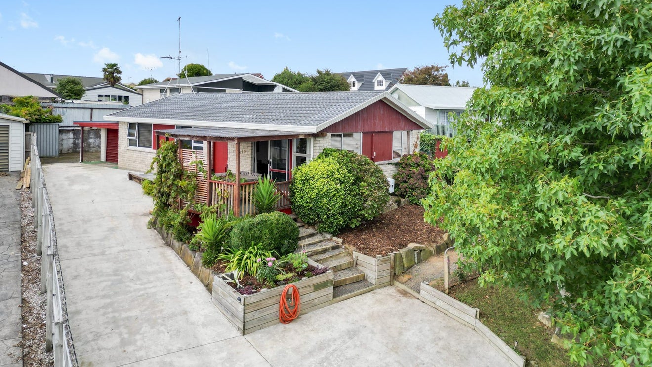 16 Thode Place, Nawton, Hamilton - Carousel 1