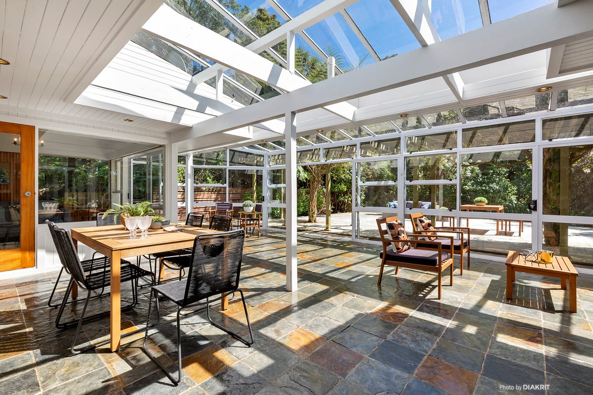 54 Homewood Crescent, Karori, Wellington - Carousel 1