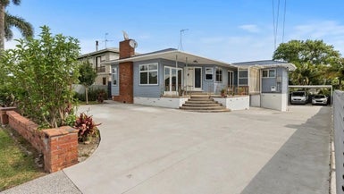 29 Beaumonts Way, Manurewa, Auckland - Carousel 1
