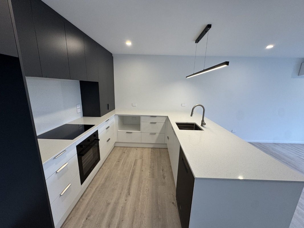 8/200 Main North Road, Redwood, Christchurch - Carousel 1