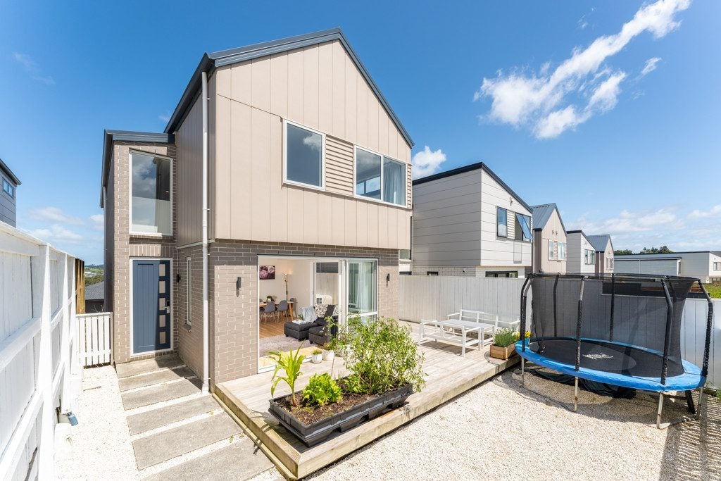 21 Sunnyheights Road, Orewa, Orewa - Carousel 2