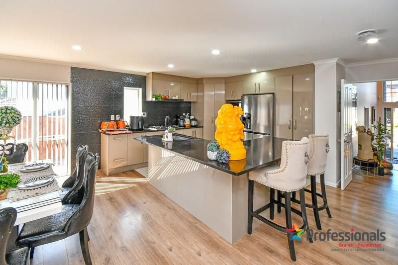 38 Seresin Crescent, Flat Bush, Auckland - Carousel 2