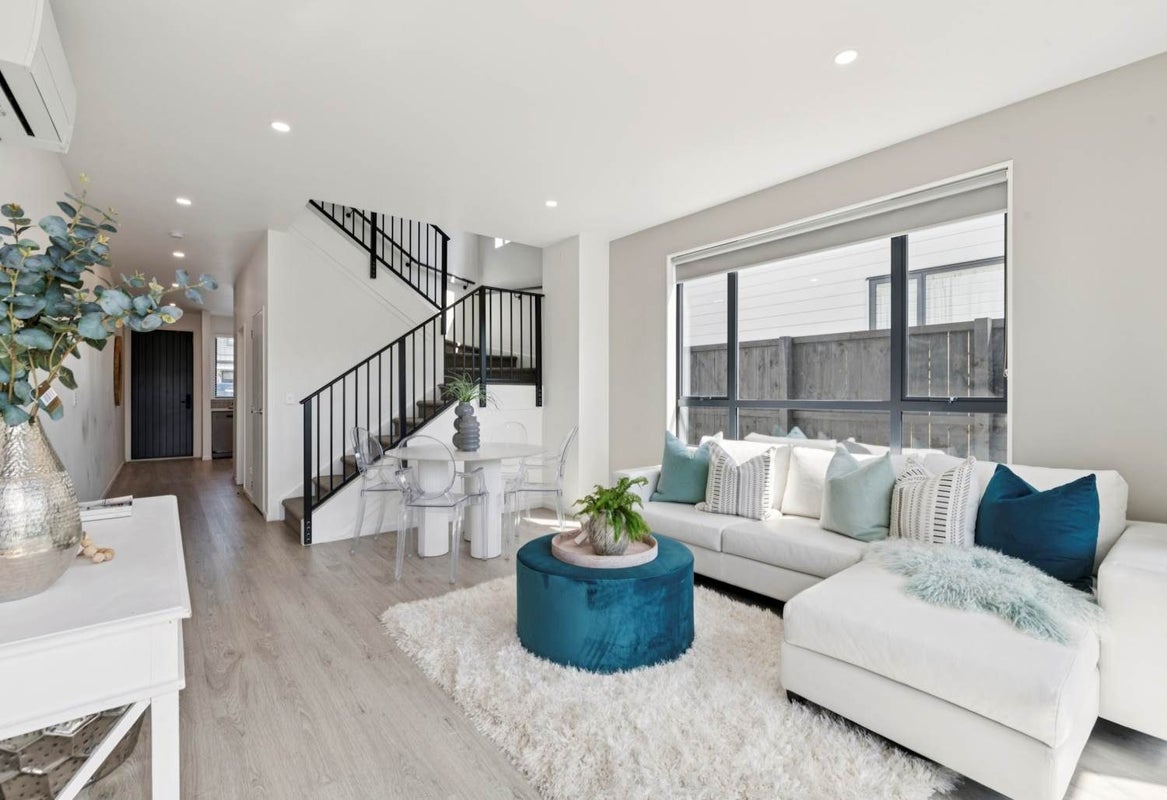 12 Serpent Road, Flat Bush, Auckland - Carousel 2