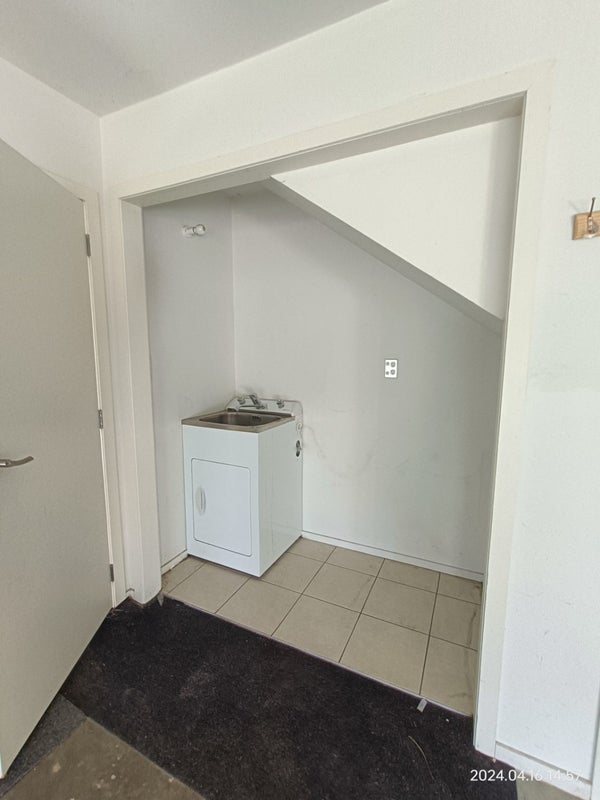 17 Bordeaux Parade, Te Atatu South, Auckland - Carousel 14