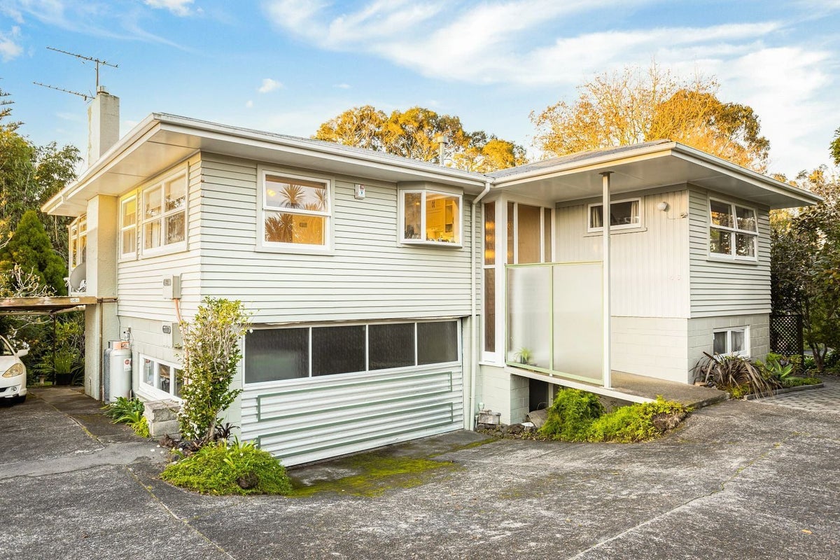 46 MacLaurin Street, Blockhouse Bay, Auckland - Carousel 1
