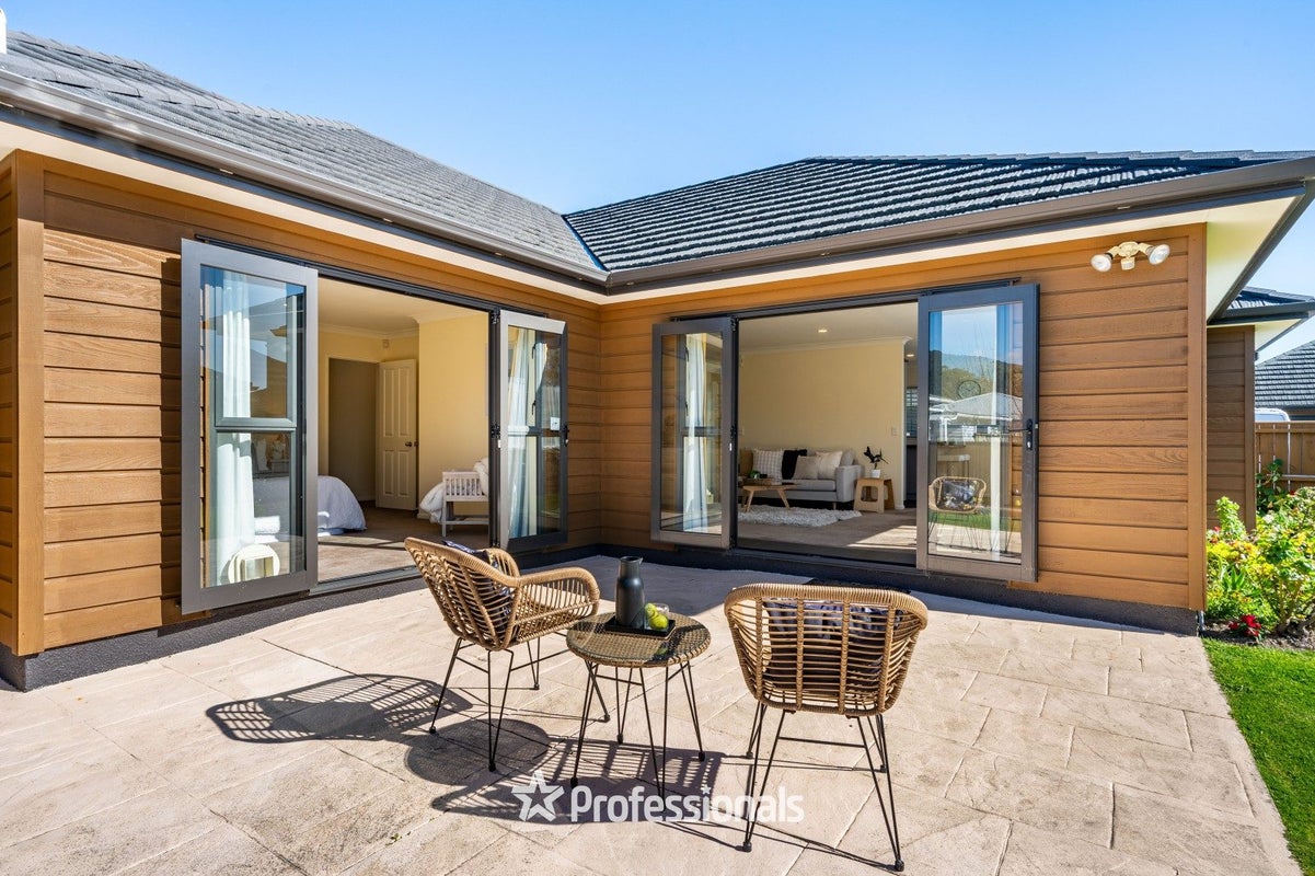 33 Moana Grove, Waiwhetu, Lower Hutt - Carousel 2