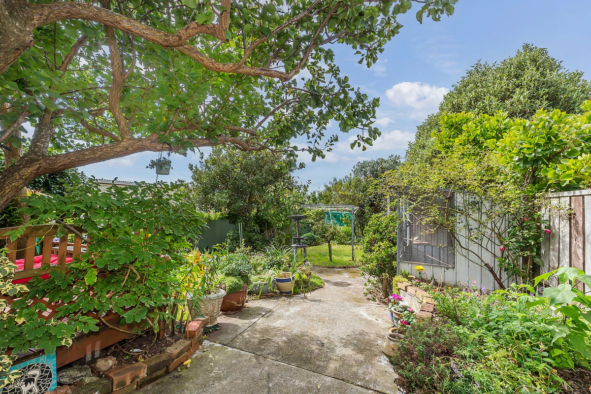 193 Sutherland Road, Lyall Bay, Wellington - Carousel 2