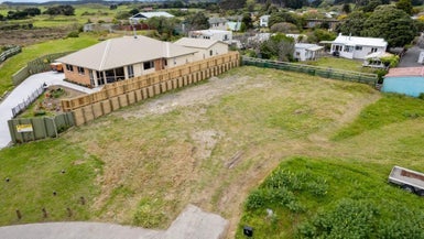 25 Seagrass Place, Otaki Beach, Otaki - Carousel 1