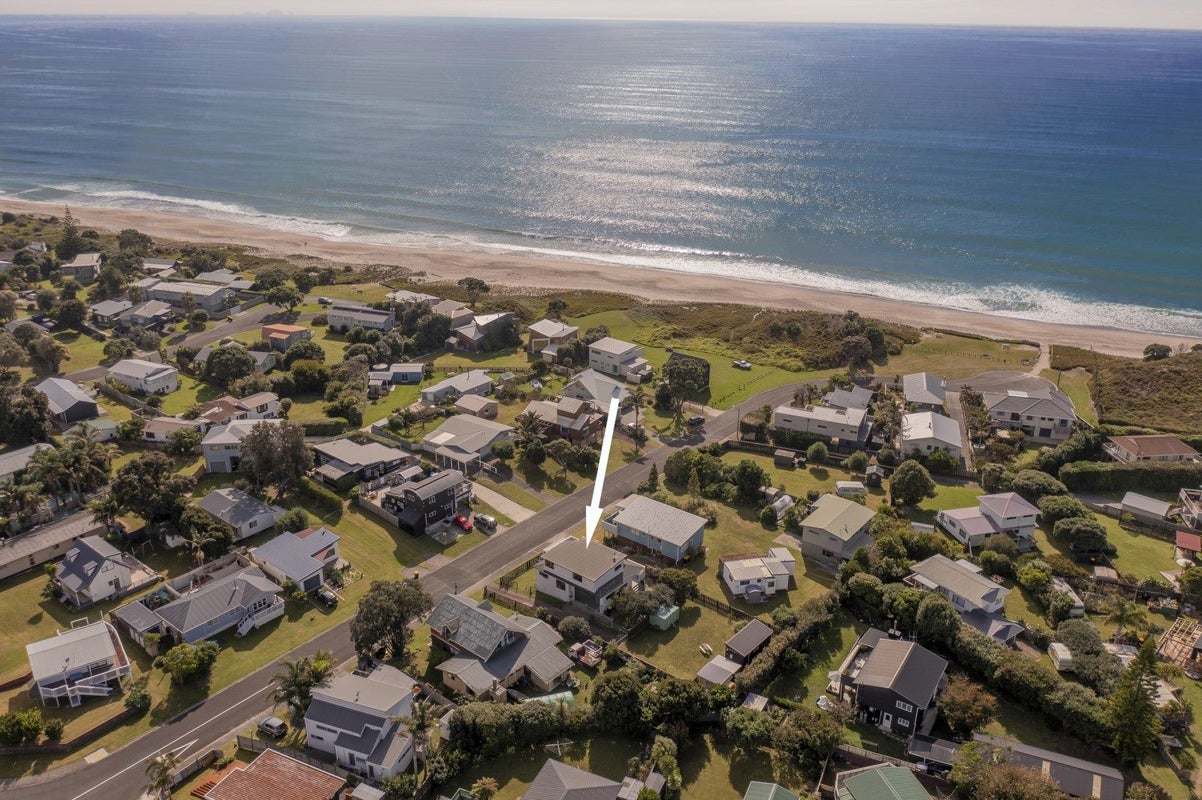 4A Moray Place, Whiritoa, Waihi - Carousel 22