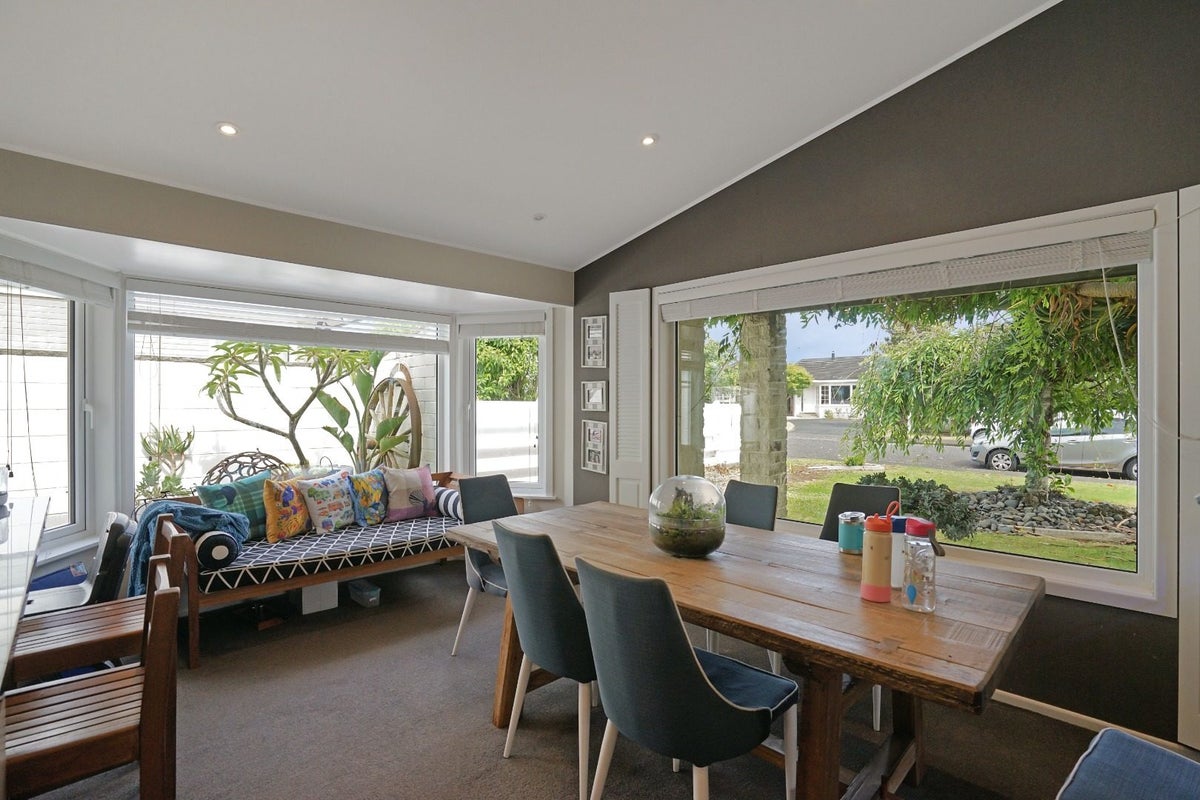6 Magnolia Avenue, Opaheke, Papakura - Carousel 2