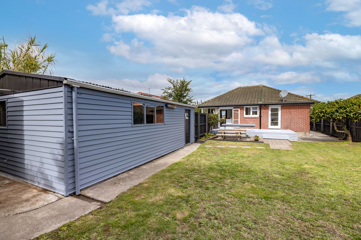 43 Yarmouth Street, Aranui, Christchurch - Carousel 21
