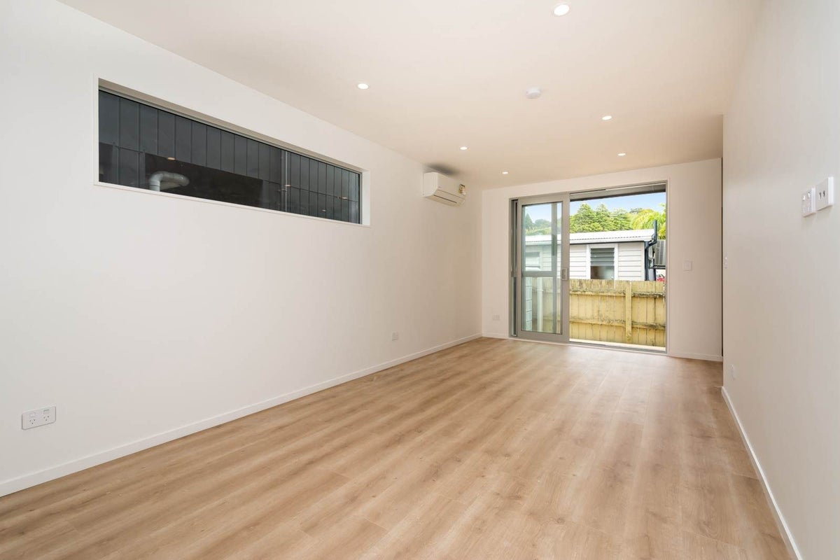 11B Compton Street, Hillcrest, Auckland - Carousel 2