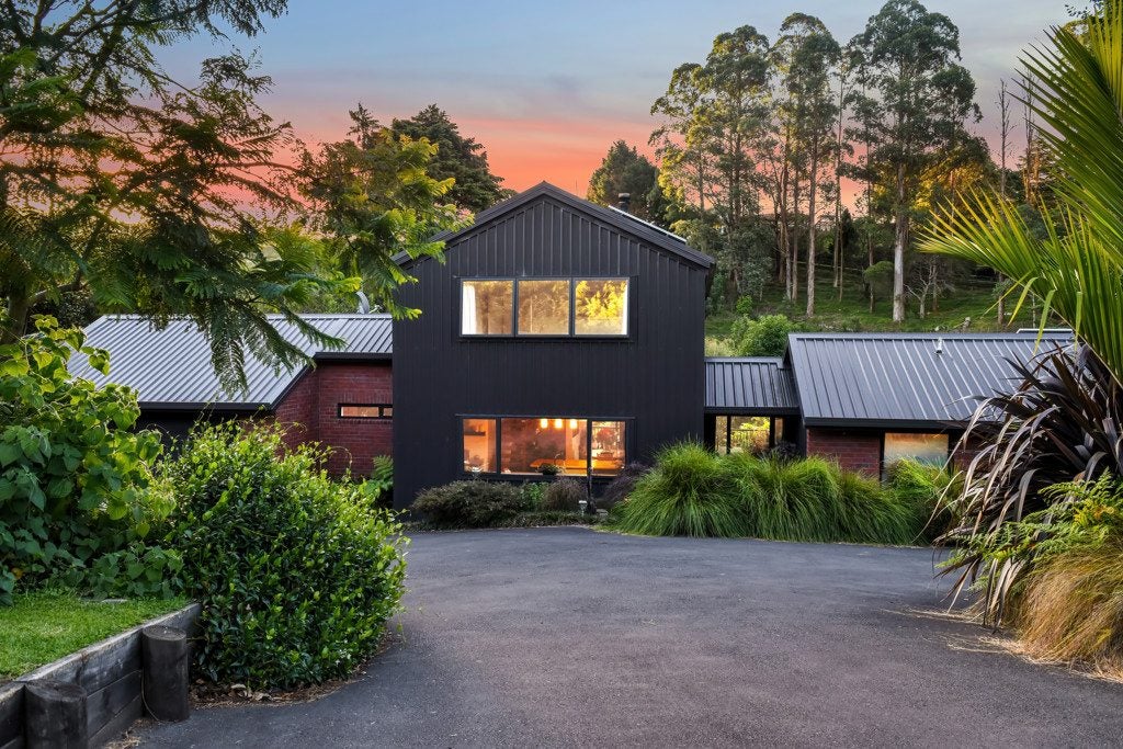 50 Holcombrooke Lane, Welcome Bay, Tauranga - Carousel 1