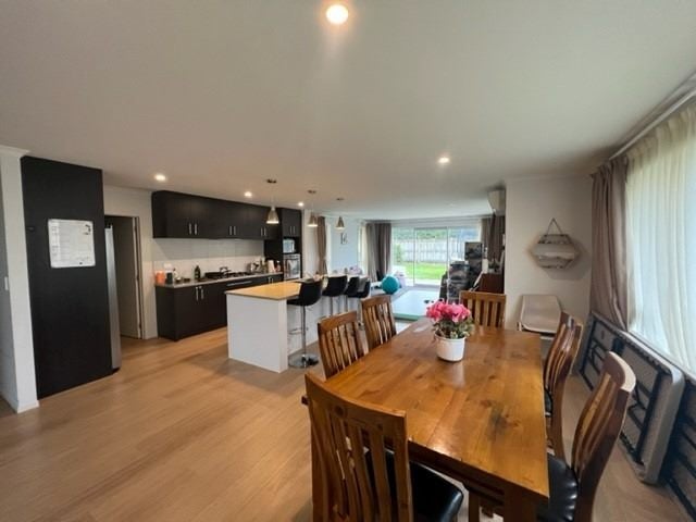 33 Lilac Close, Cambridge, Cambridge - Carousel 1