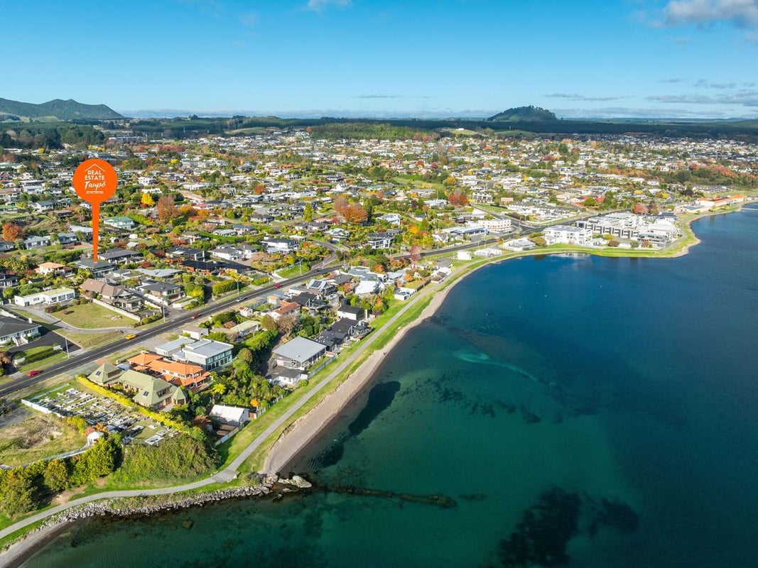 174 Lake Terrace, Hilltop, Taupo - Carousel 35