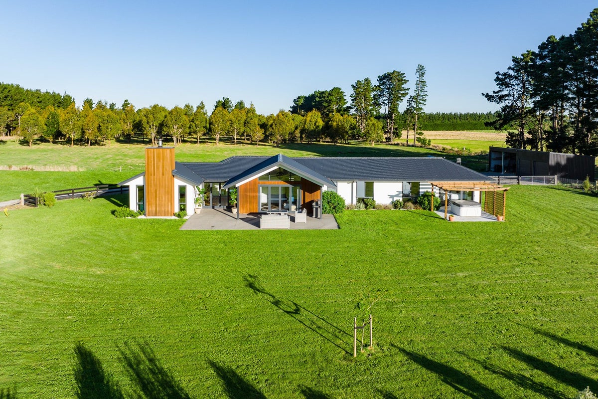 260 West Melton Road, Christchurch - Carousel 1