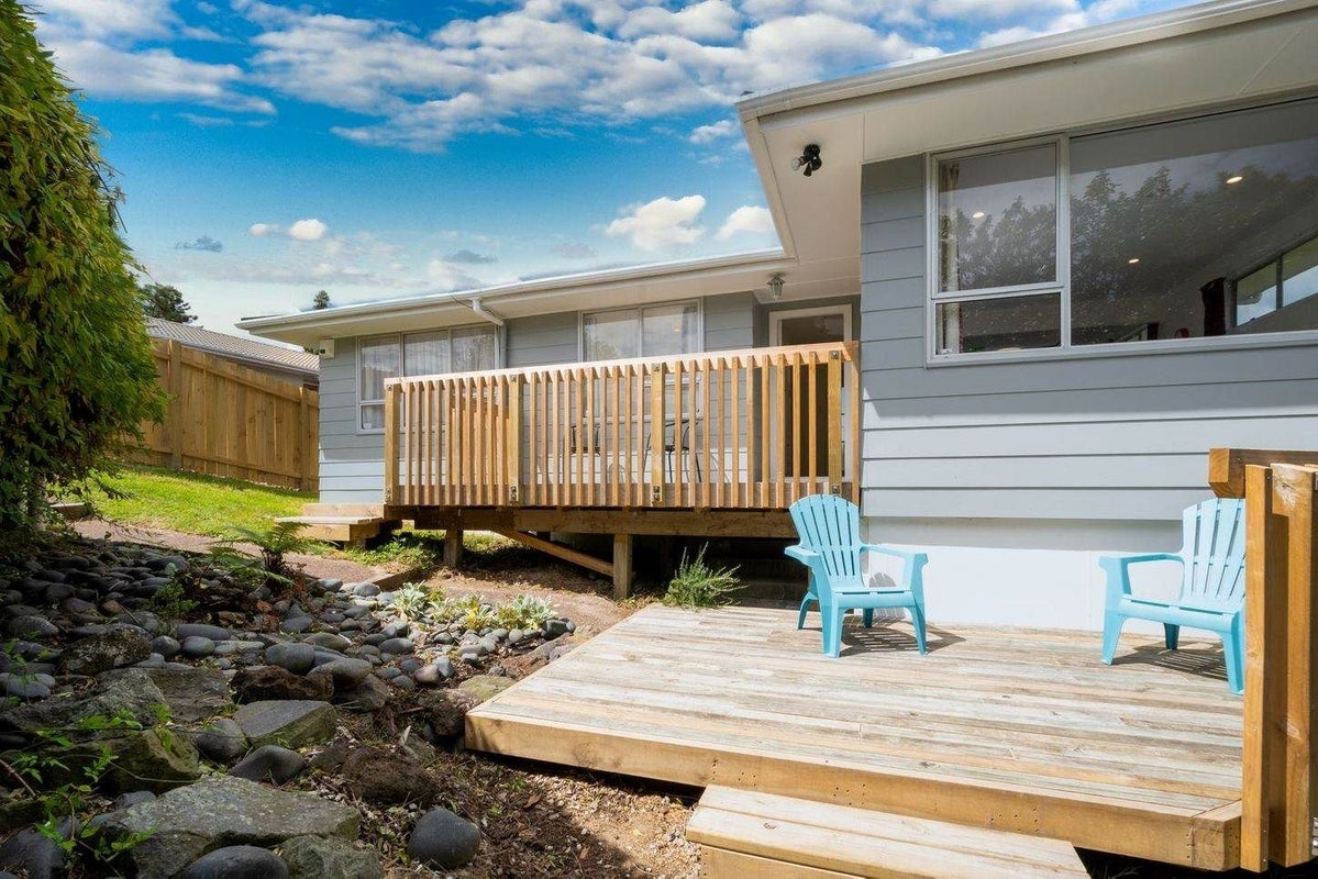 6 Magdalen Place, West Harbour, Auckland - Carousel 2