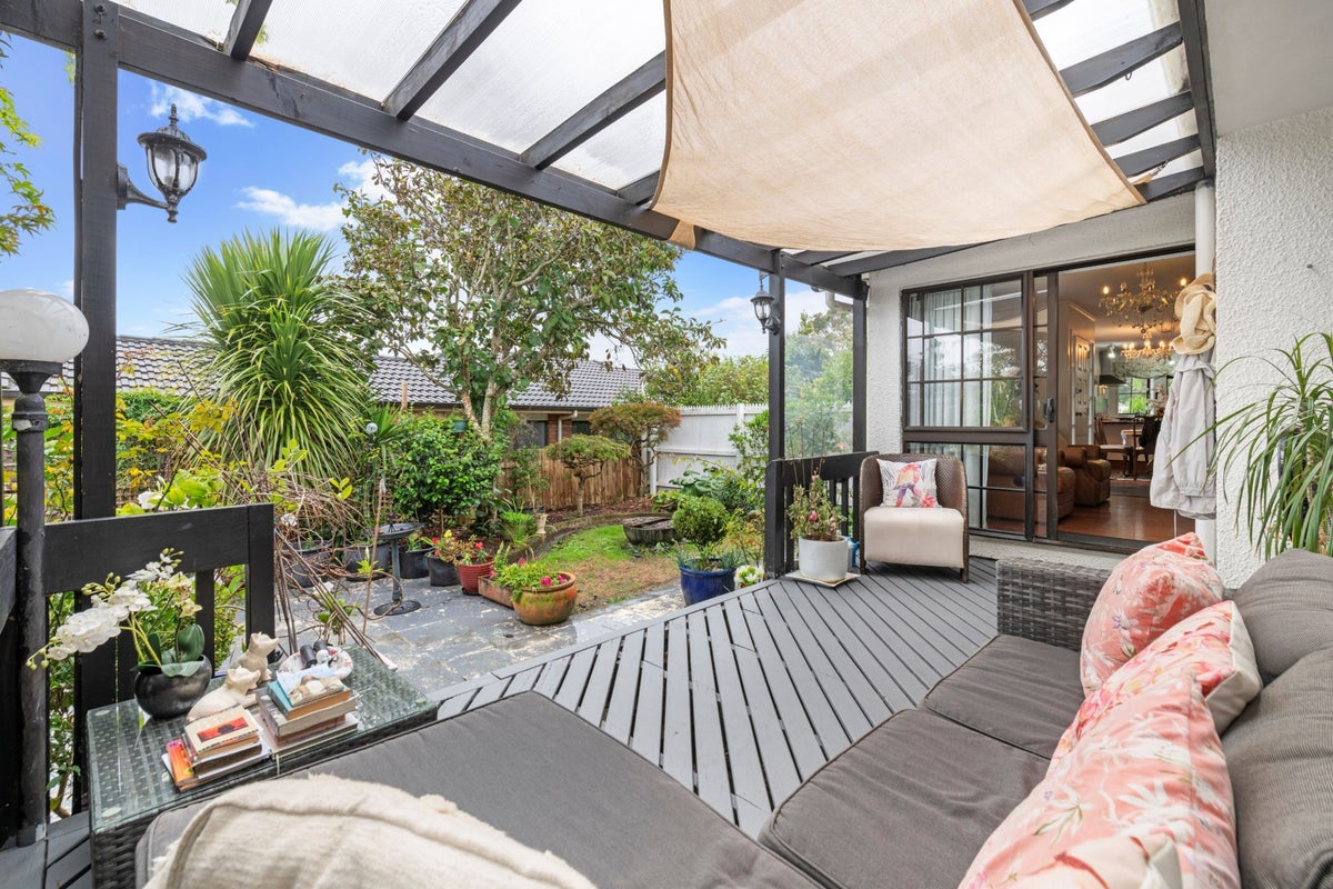 147 Whitford Road, Somerville, Manukau - Carousel 1