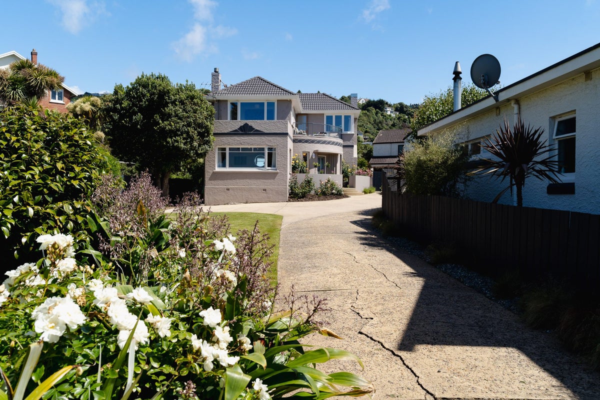 10 Cliffs Road, Saint Clair, Dunedin - Carousel 32