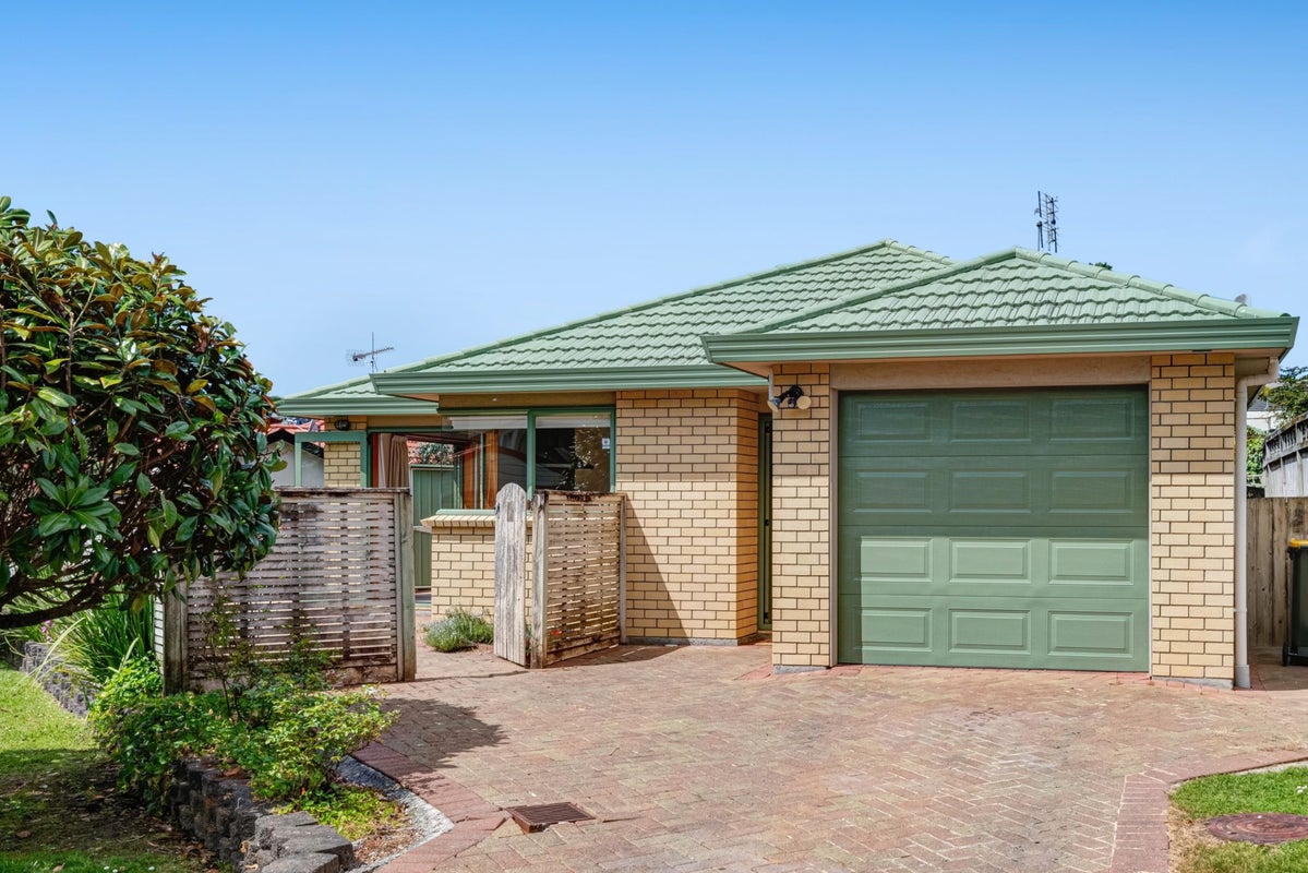12 Red Hibiscus Road, Stanmore Bay, Whangaparaoa - Carousel 1