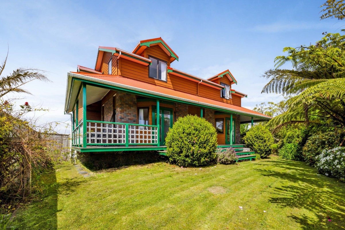 115C Barrett Road, Whalers Gate, New Plymouth - Carousel 1