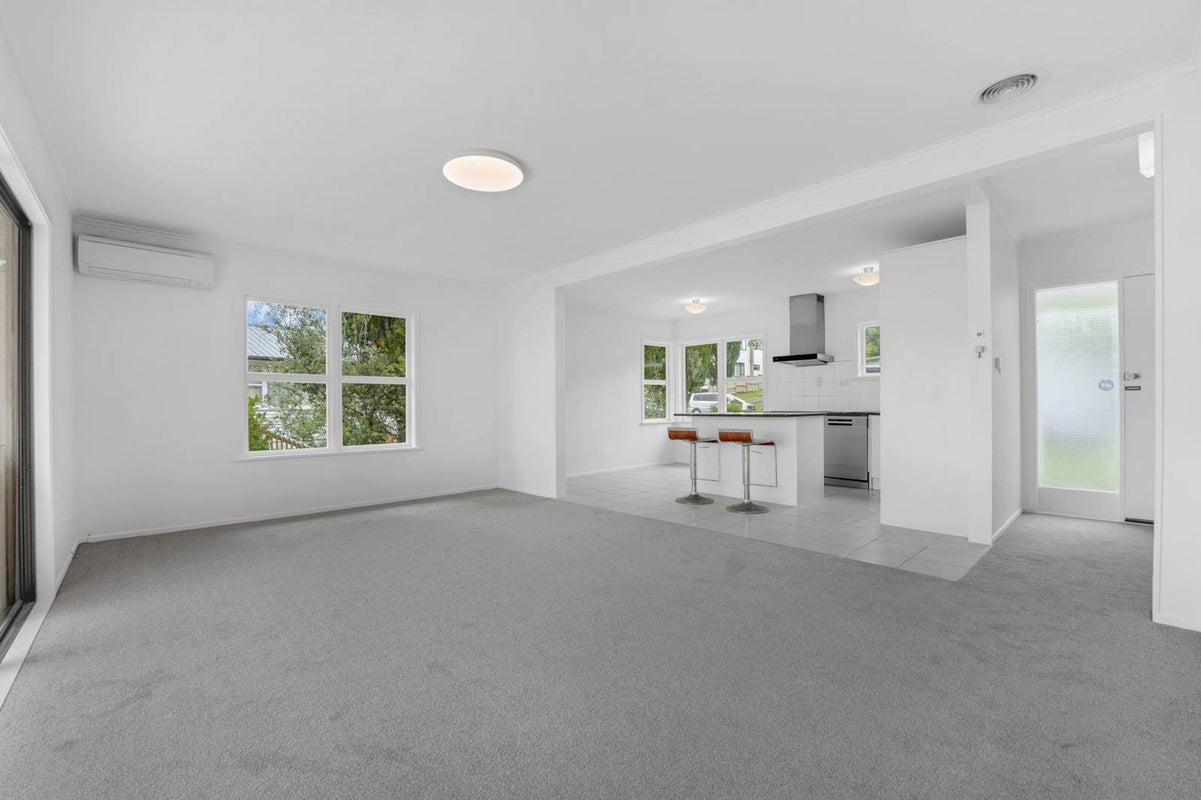 89 Bruce Road, Glenfield, Auckland - Carousel 1