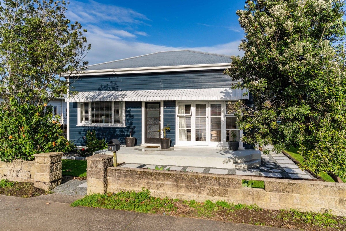 41 Jervois Street, Dargaville - Carousel 1