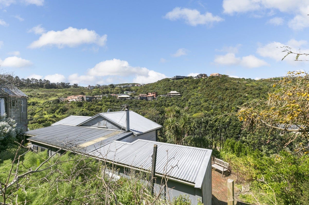123 Happy Valley Road, Owhiro Bay, Wellington - Carousel 1