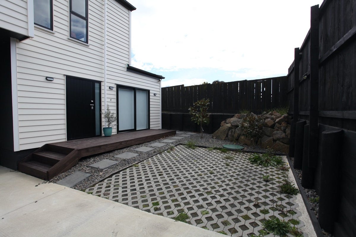 10B Kurnell Drive, Botany Downs, Auckland - Carousel 2