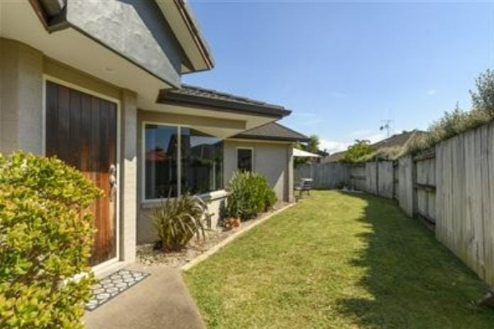 56 Oriental Parade, Papamoa Beach, Papamoa - Carousel 1