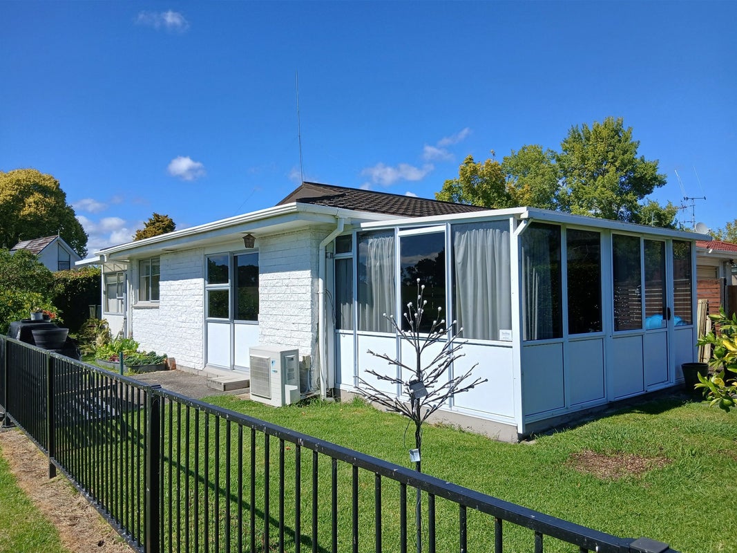 142B Totara Drive, Pukete, Hamilton - Carousel 1