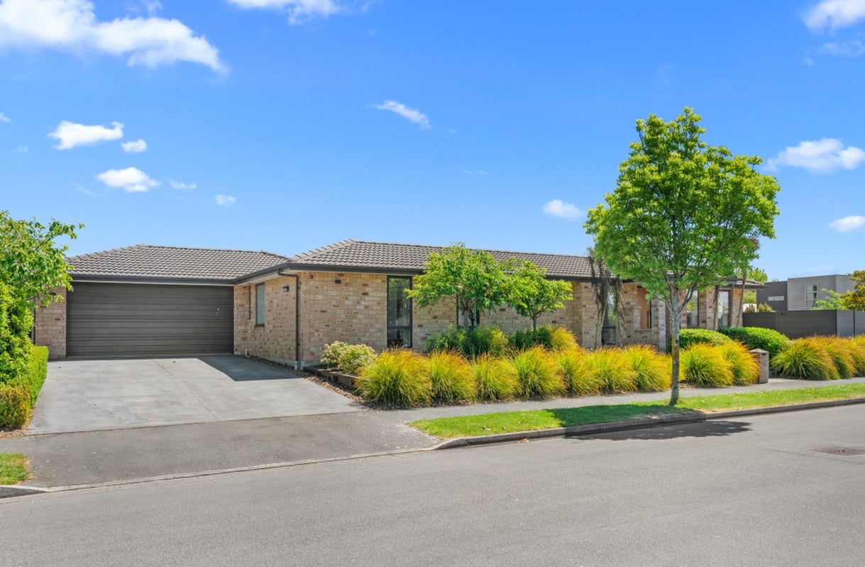 17 Sovereign Gardens, Halswell, Christchurch - Carousel 2