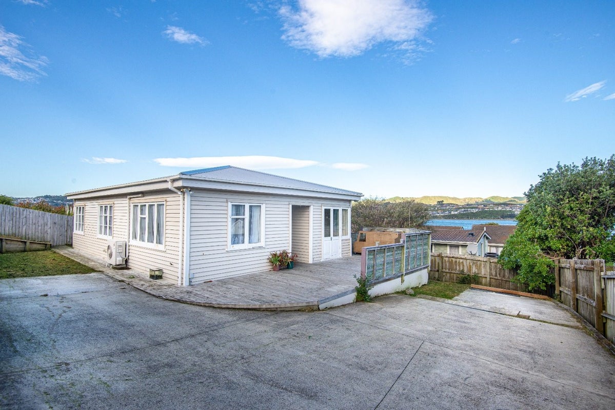 73A Waiuta Street, Titahi Bay, Porirua - Carousel 1