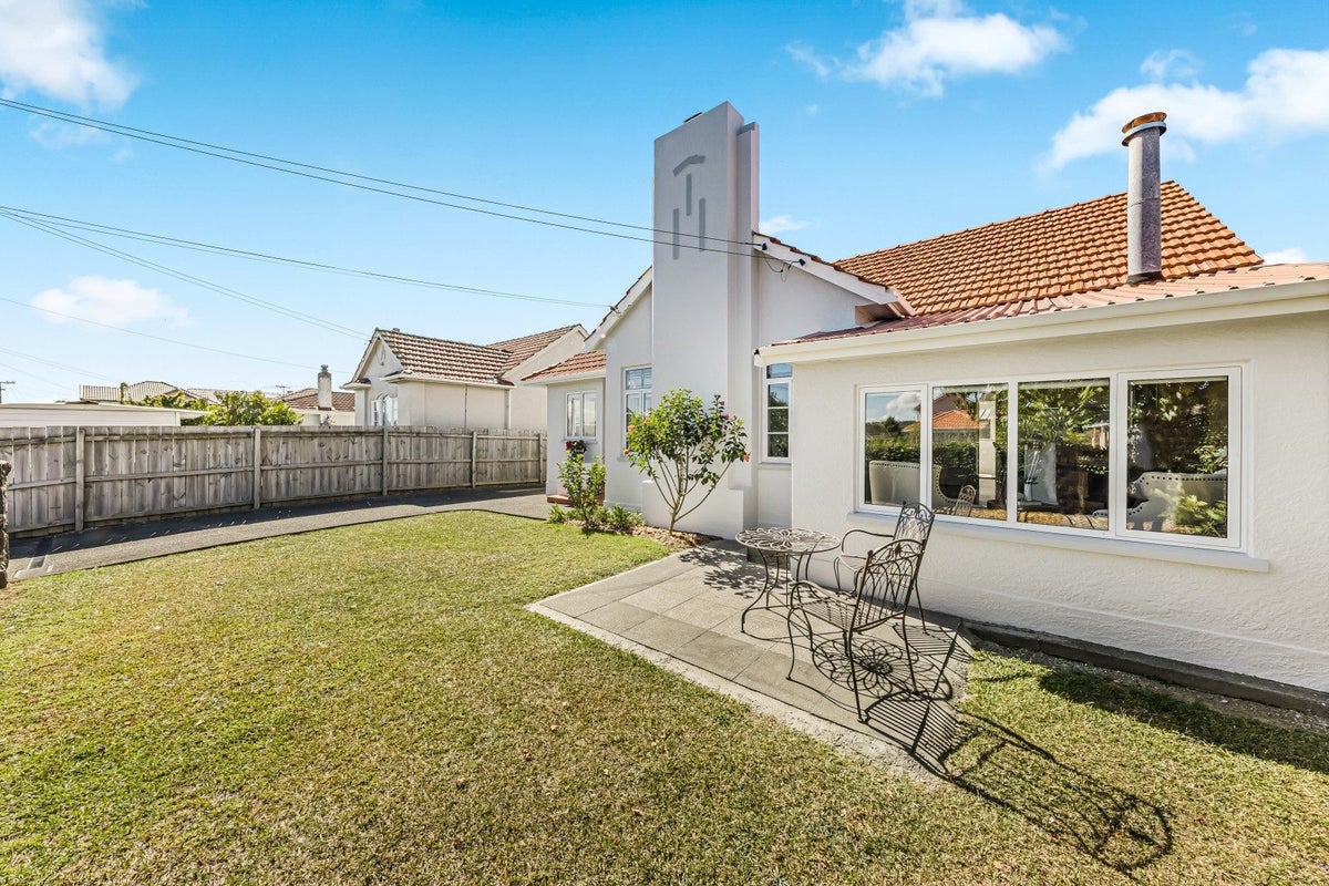 36 Mount Roskill RD, Mount Roskill, Auckland - Carousel 1