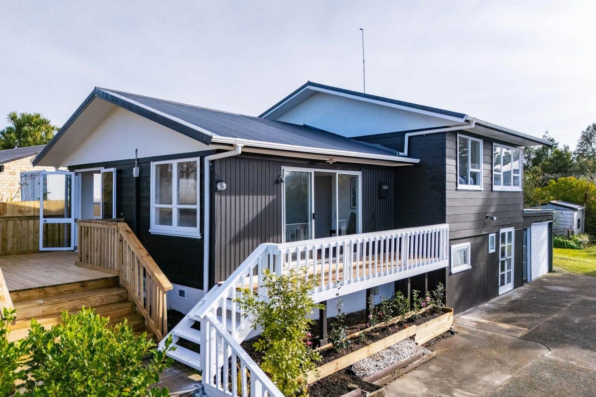 5 Montague Place, Onerahi, Whangarei - Carousel 2