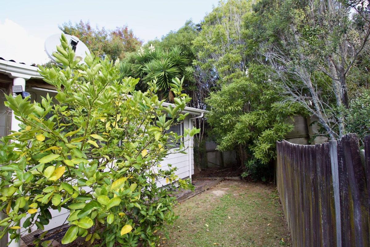 36 Cockayne Crescent, Sunnynook, Auckland - Carousel 10