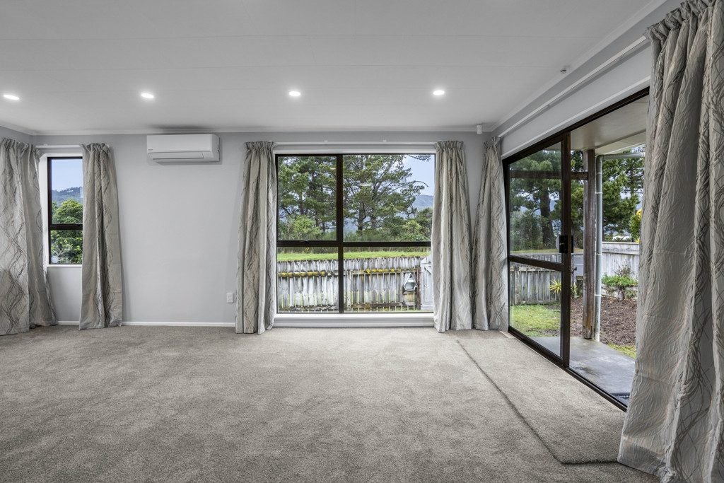 150 Holborn Drive, Stokes Valley, Lower Hutt - Carousel 2